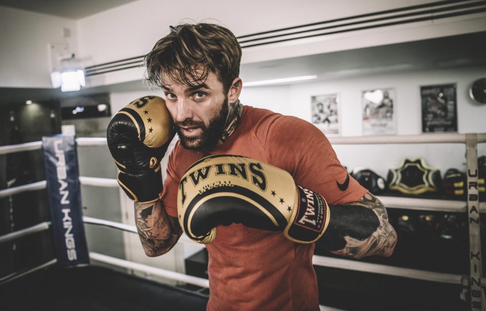  MTV star Aaron Chalmers trains ahead of his second MMA bout