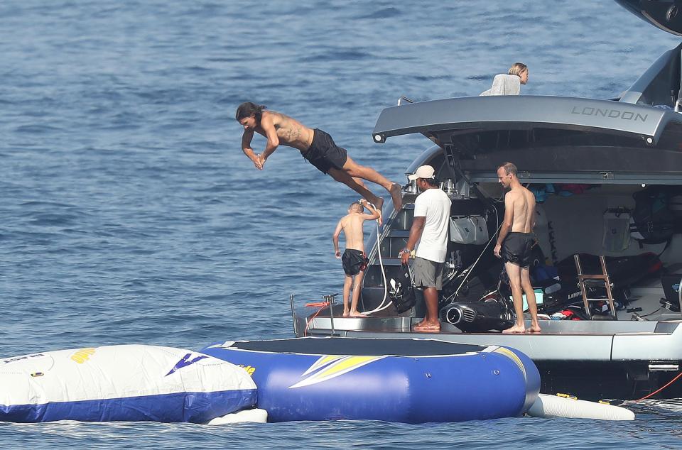  Out-of-contract striker Zlatan Ibrahimovic caught some serious air with these dives