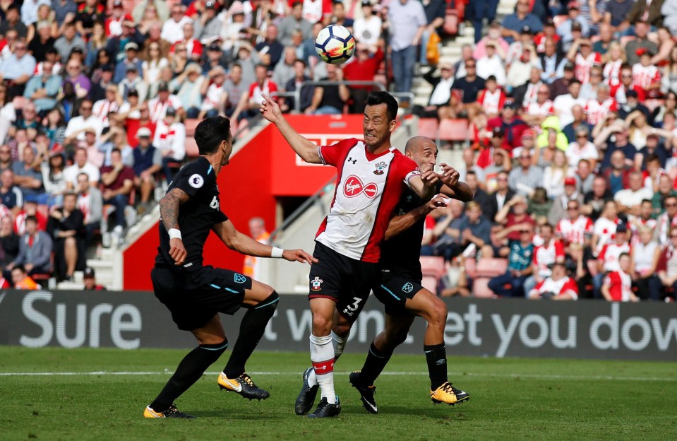 Referee Lee Mason decided Pablo Zabaleta had fouled Yoshida in the box