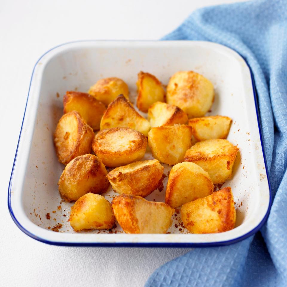  A portion of roast potatoes, 165g, contains approximately 270 calories and are good for fibre and vitamin C