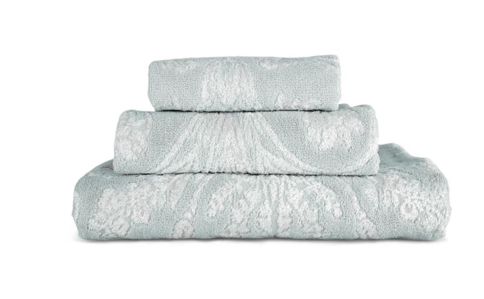  Lots of towels in the Laura Ashley sale