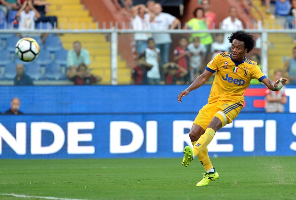 Juan Cuadrado scored a stunning third goal to help Juventus to three points