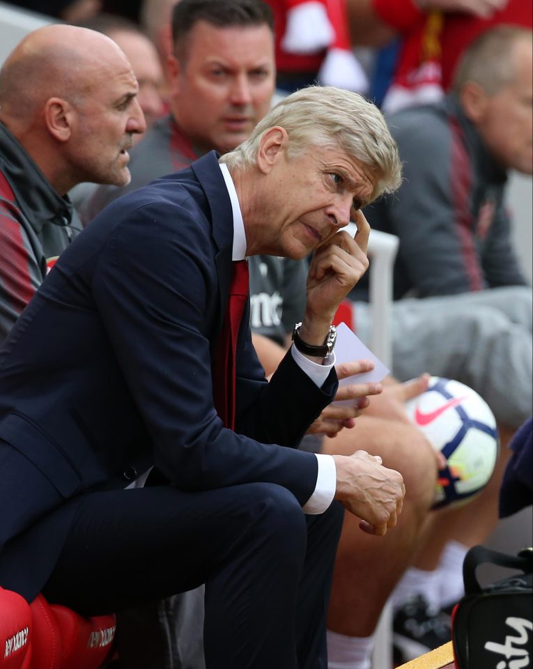  Arsene Wenger has a crisis on his hands at Arsenal with players wanting to quit the club