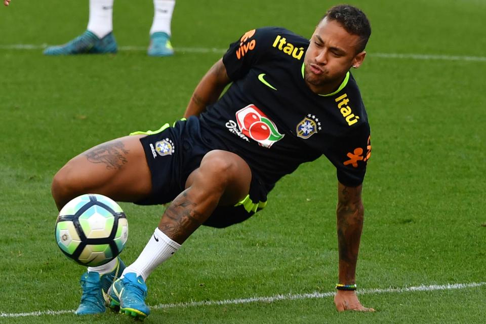  Neymar looked to be enjoying himself in training with the national side