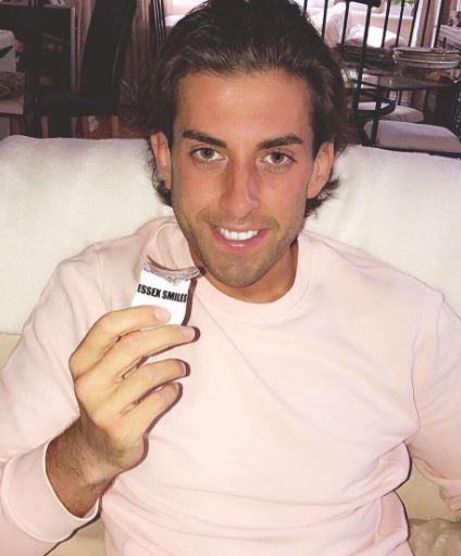  The Towie star admitted that he doesn't feel confident when posting selfies sometimes