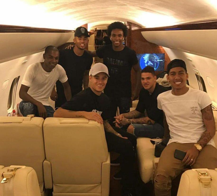 Fernandinho posted a picture of City and Liverpool stars like Philippe Coutinho flying in