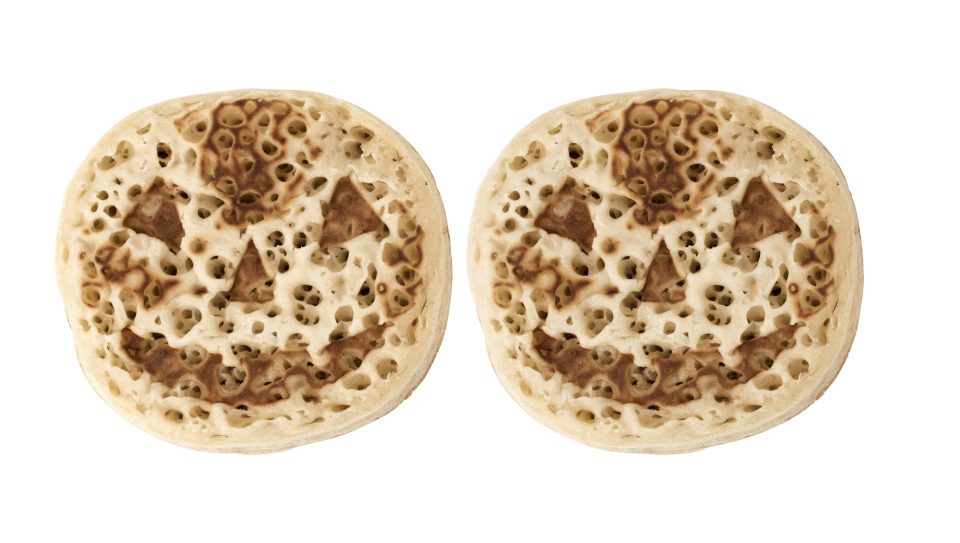  The supermarket is selling four crumpets for a £1