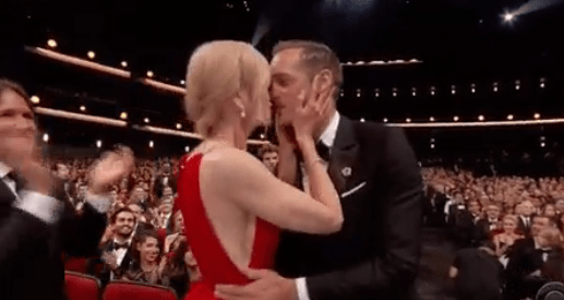  Nicole Kidman kissed her on-screen husband Alexander Skarsgard at the Emmy Awards 2017