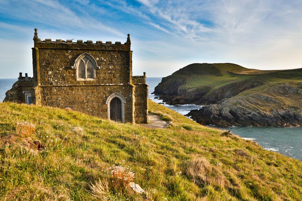  Viewers can visit the beautiful Doyden Castle