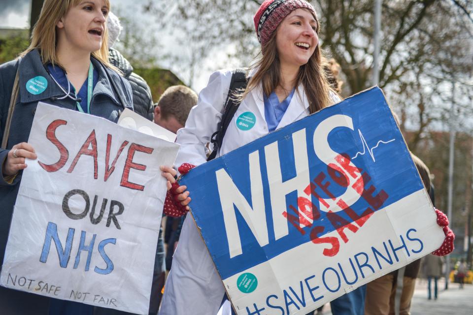  Around 2,000 health workers are set to participate in a protest on 6 September - to condemn the public sector pay cap