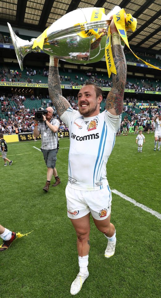  Jack Nowell of Exeter Chiefs celebrates with The Aviva Premiership trophy