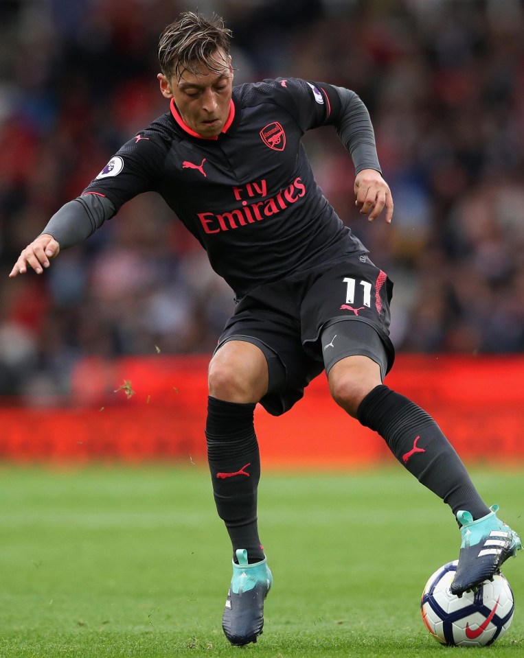 Mesut Ozil has emerged as an alternative target for Barcelona