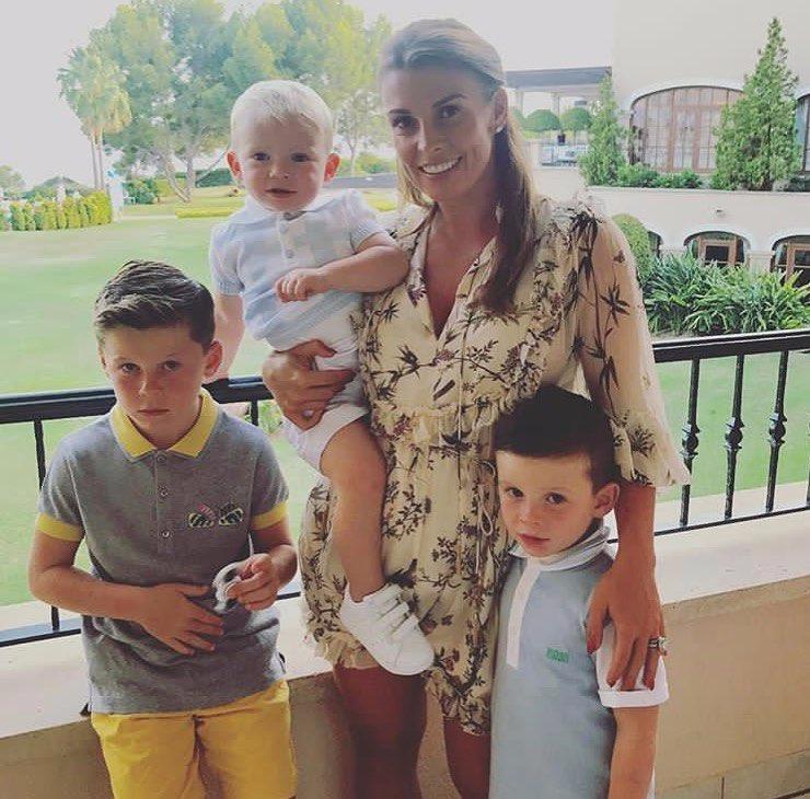  Coleen with sons Kai, Klay and Kit