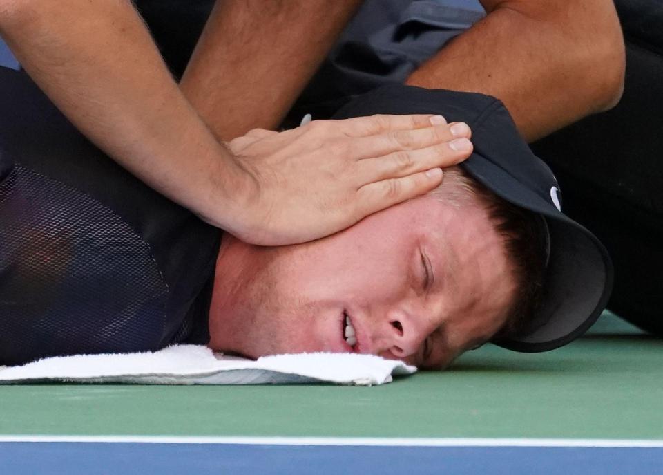  Medical treatment on Kyle Edmund's neck was not enough to see the Brit carry on