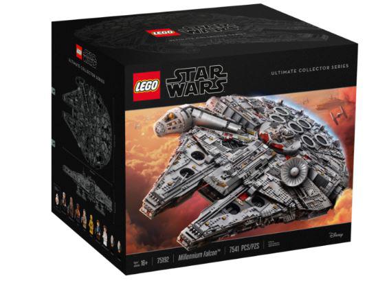  Lego has released a 7,541 piece Millennium Falcon