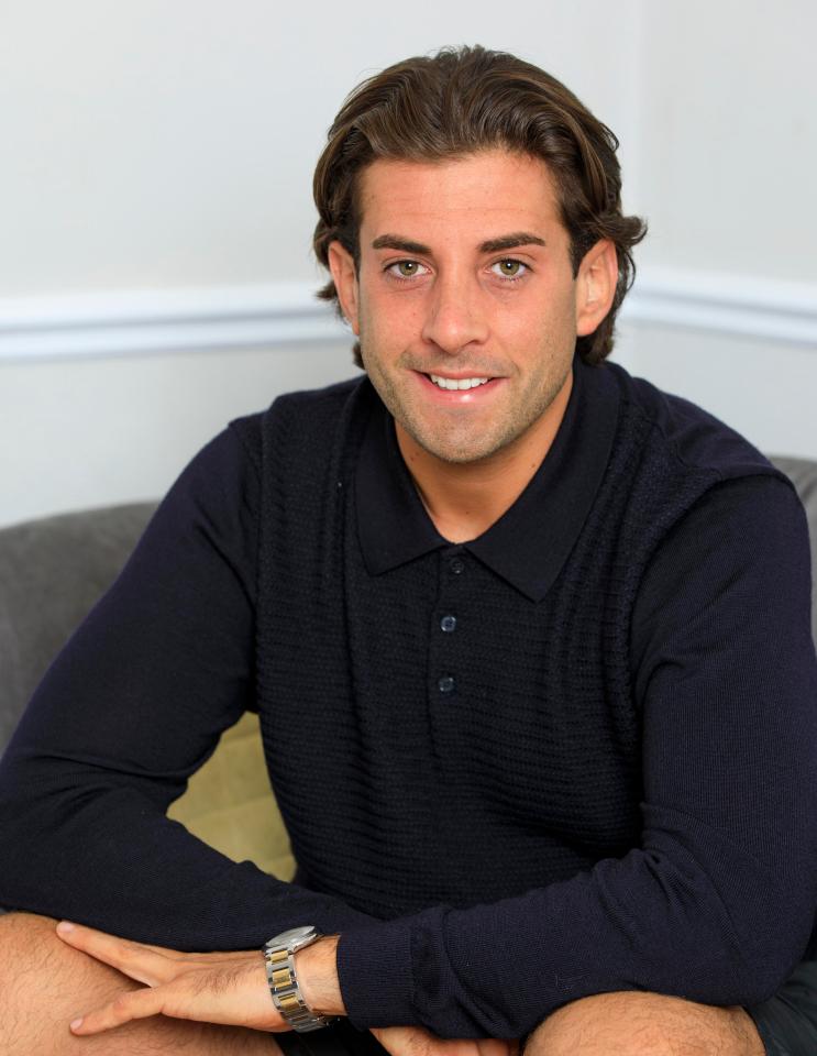  Arg, who is currently appearing on Celebs Go Dating, confessed that his nose used to poke women in the eye when he kissed them