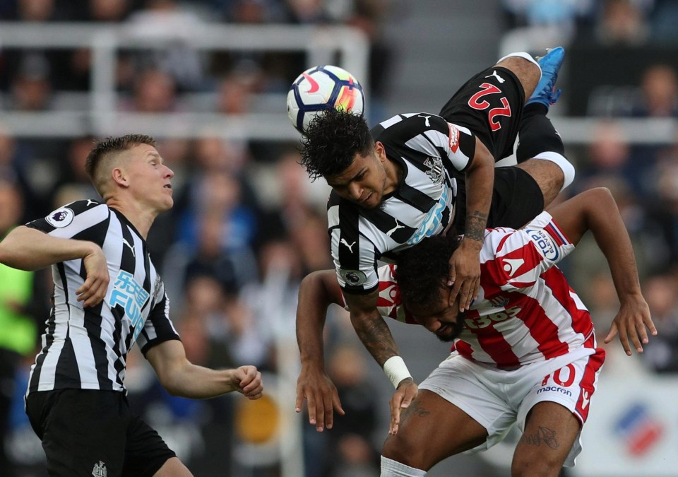 DeAndre Yedlin tangles with Stoke star Eric Maxim Choupo-Moting