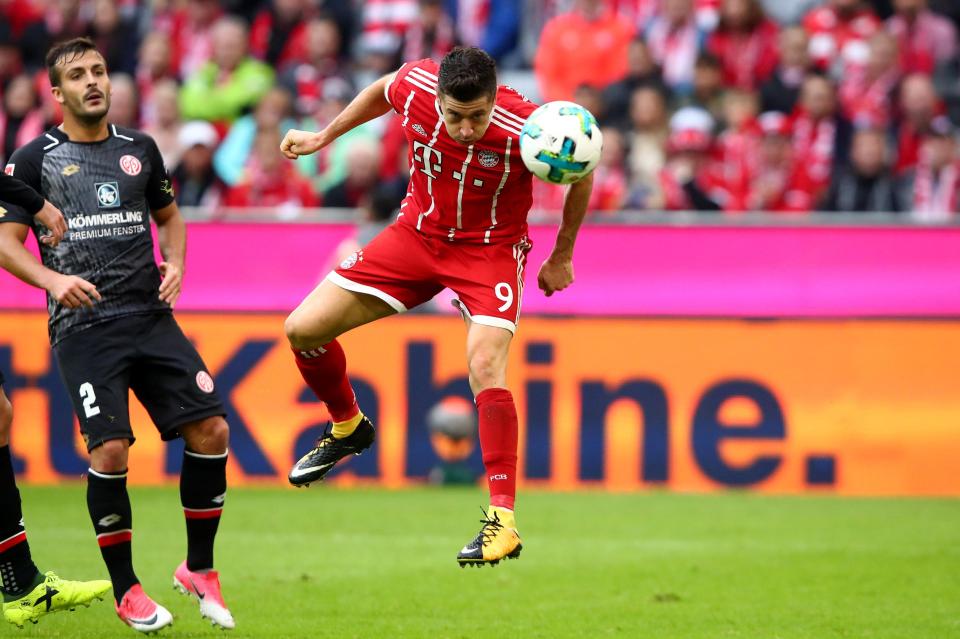  Robert Lewandowski heads home his fifth goal of the season