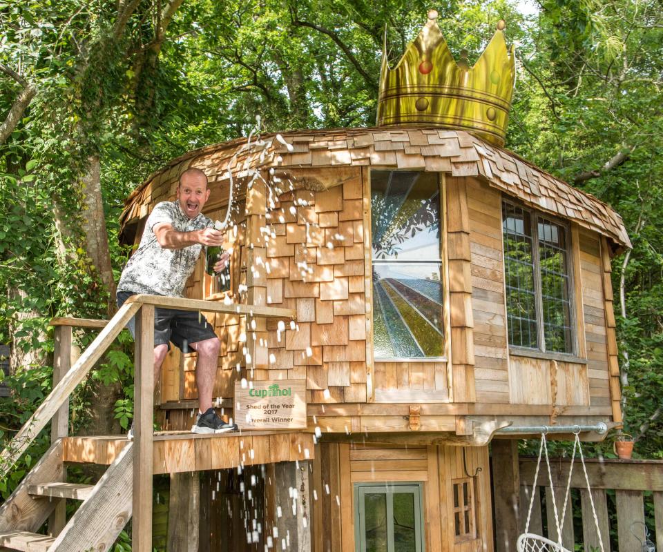  Benedict Swanborough built Britain's best shed for his 13-year-old daughter