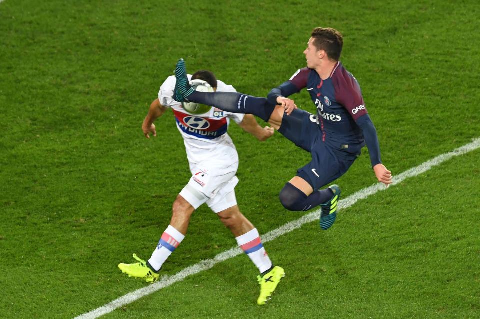  Draxler acrobatically tries to beat Lucas Tousart to the ball in the 2-0 victory