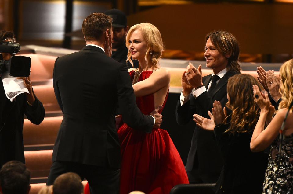  Nicole kissed Alex when he went to collect his gong for Outstanding Supporting Actor in a Limited Series or Movie