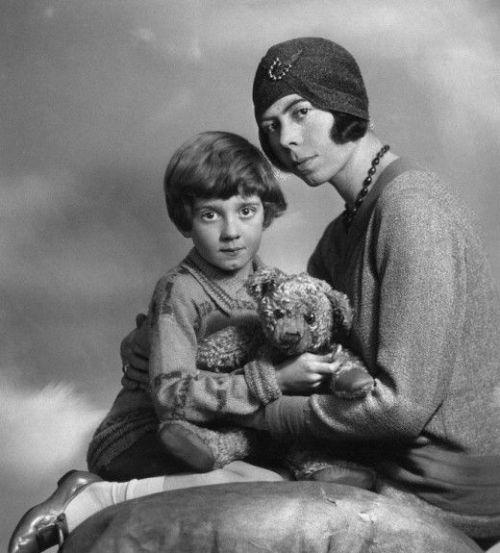  Christopher Robin with mum Daphne