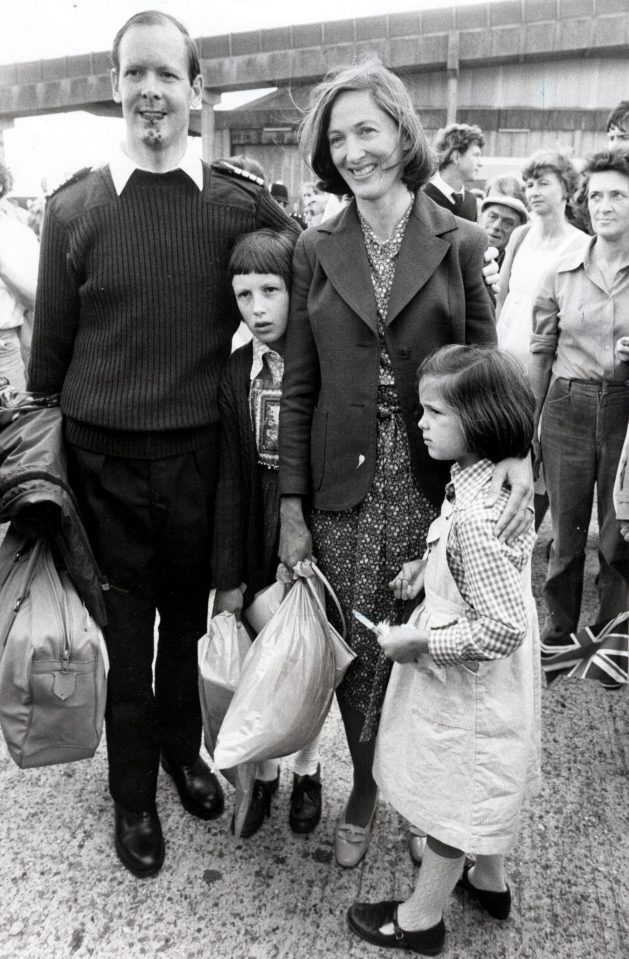  Miranda pictured with her father, Captain David Hart Dyke, mother, Diana and younger sister Alice, on her dad's return from battle