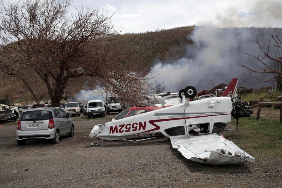  A light aircraft was flipped by the storm on the French Antilles