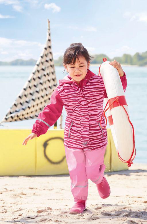  The light-up wellies flash as your kids walk