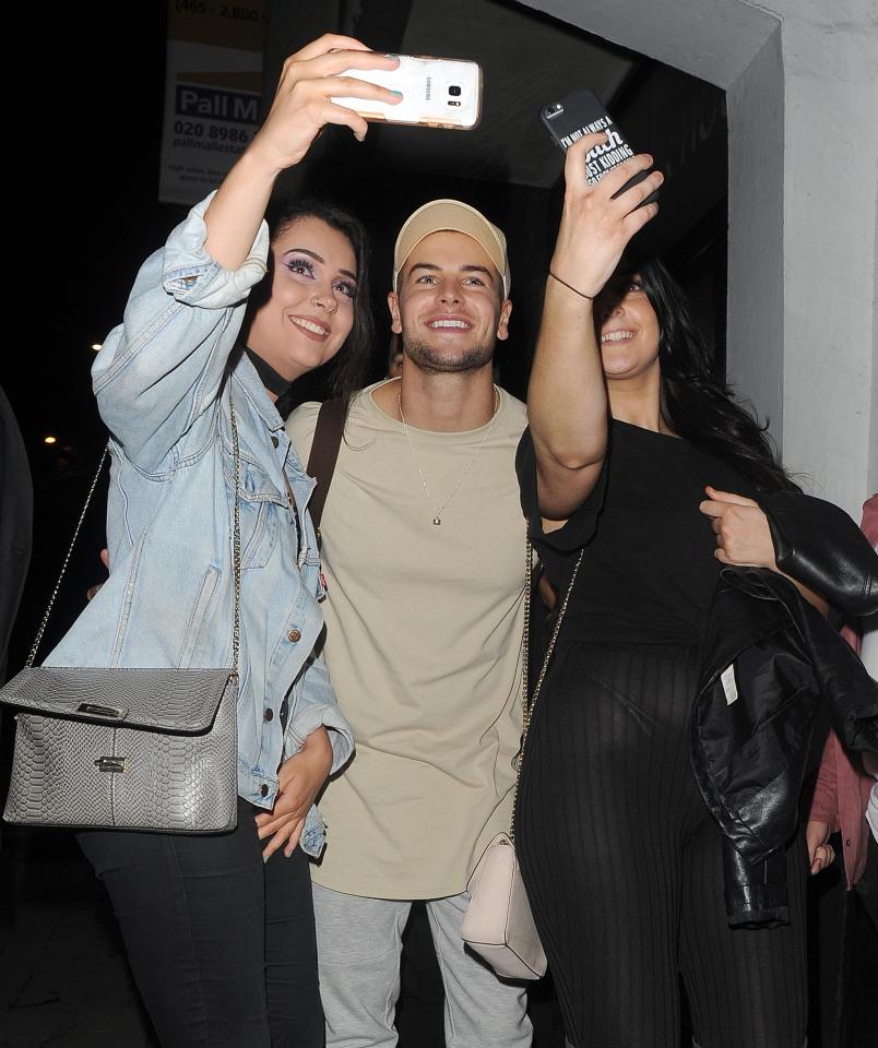  Chris took selfies with fans as he left separately