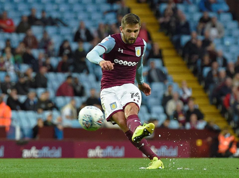  Conor Hourihan scores spectacular free-kick to earn Aston villa three points