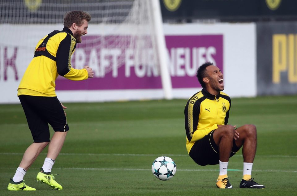  Aubameyang's pain did not seem to concern Schurrle