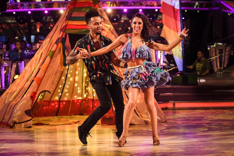 Aston scored the first nine of the series with his salsa with Janette