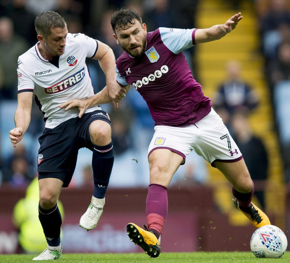 Robert Snodgrass on the charge for Villa