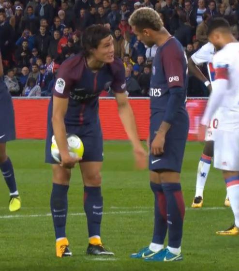  Edinson Cavani tool penalties for PSG last season before Neymar arrived