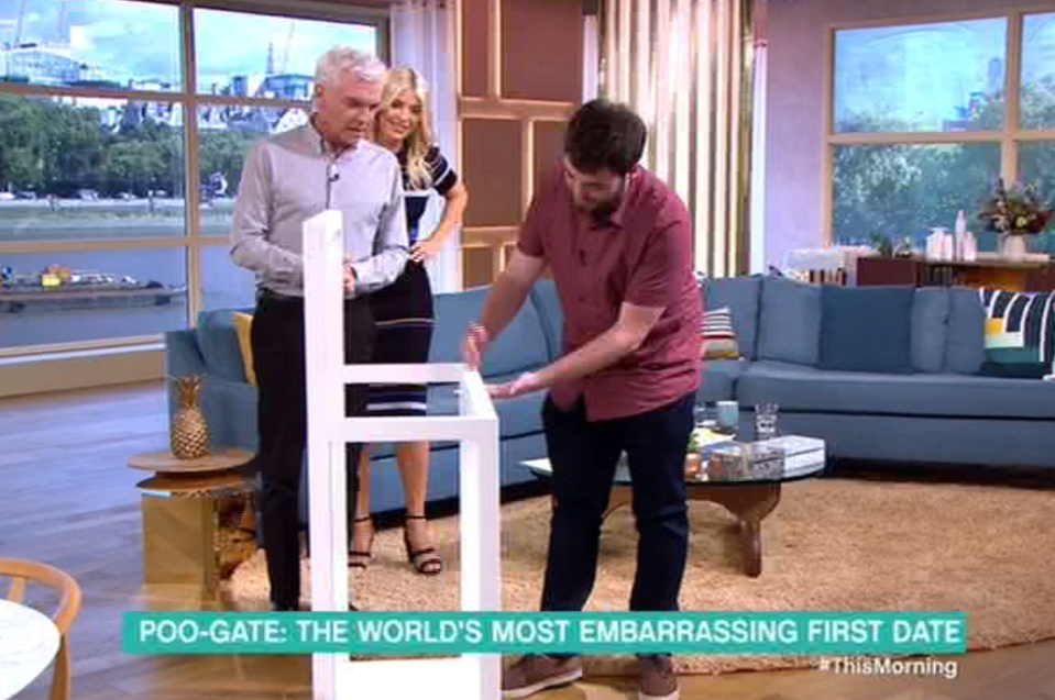  The moment 'Tinder poo' date man re-enacted how the girl got stuck in his window for a shocked Holly and Phil on This Morning