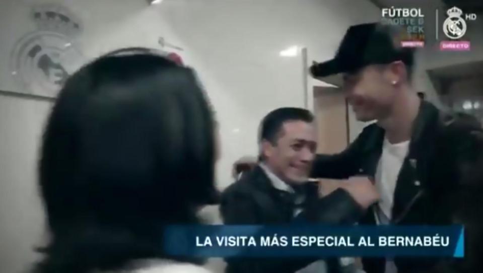  The Real Madrid star met with the family of the six-year-old in Spain, where he was more than happy to pose for photos