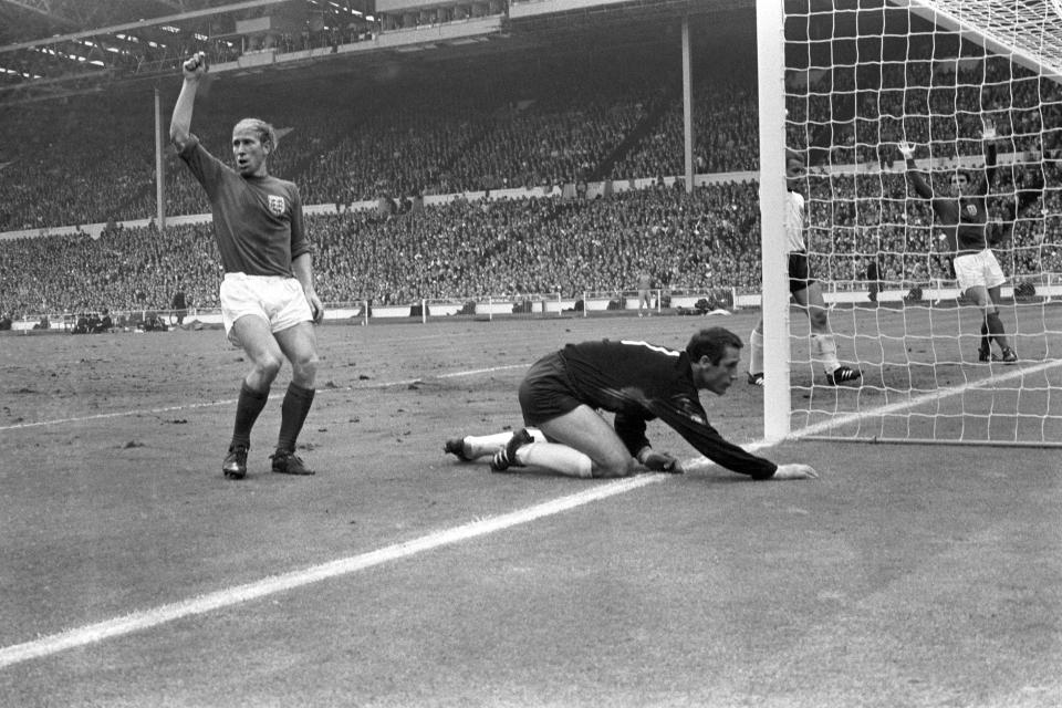  Bobby Charlton appeals as the ball bounces short of the line at Wembley