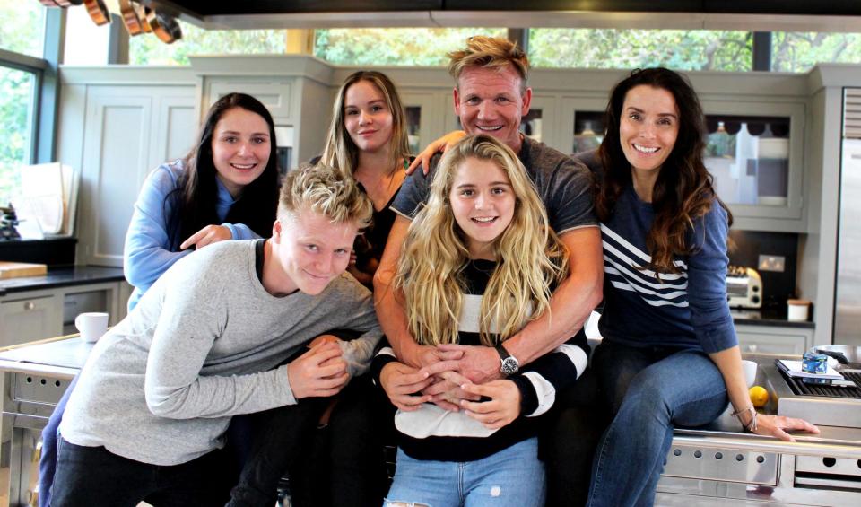  Gordon Ramsay with his wife Tana and their teenage children