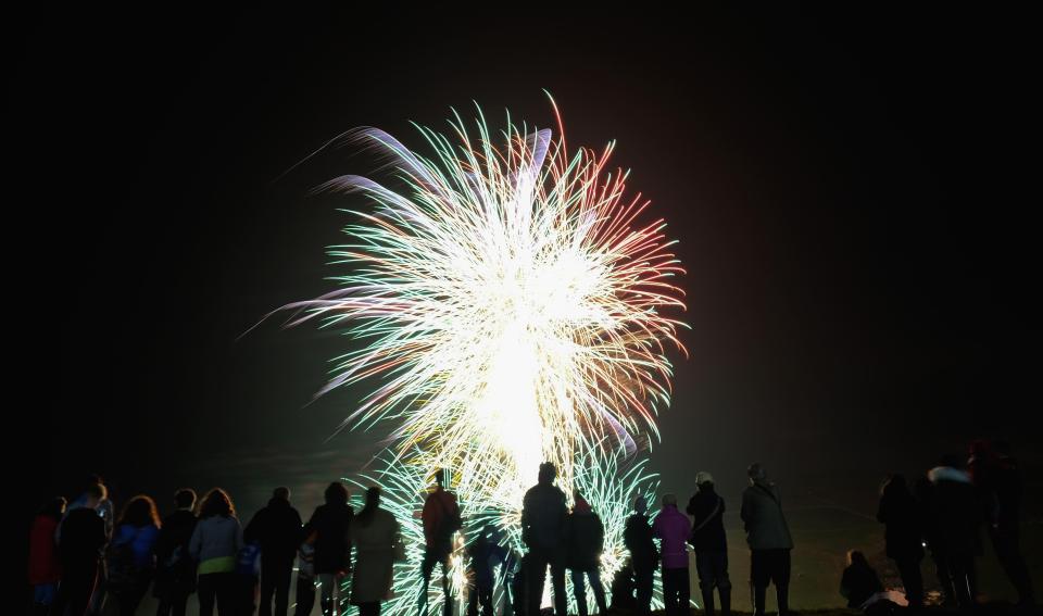  Bonfire Night is the celebration of foiling the plot to blow up the king in 1605