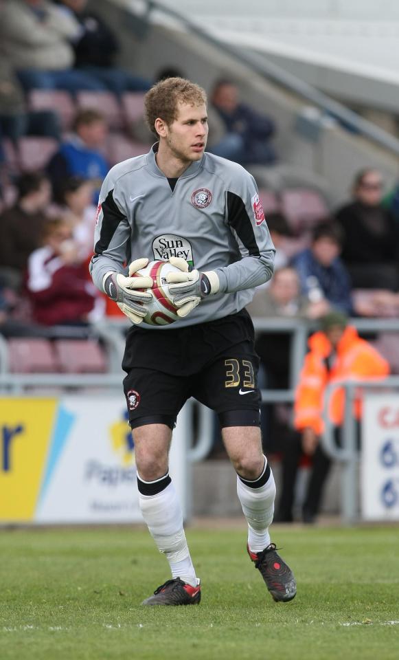  Gulacsi went out on loan to Hereford United in 2009