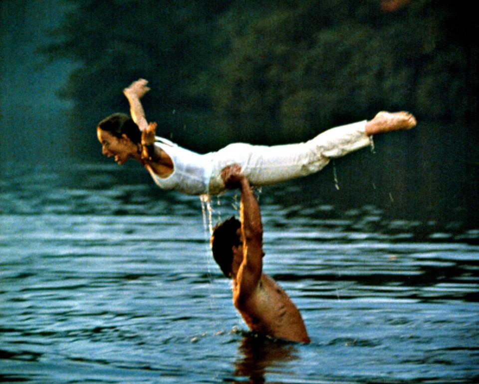  Patrick and Jennifer perfected the iconic Dirty Dancing lift in a lake