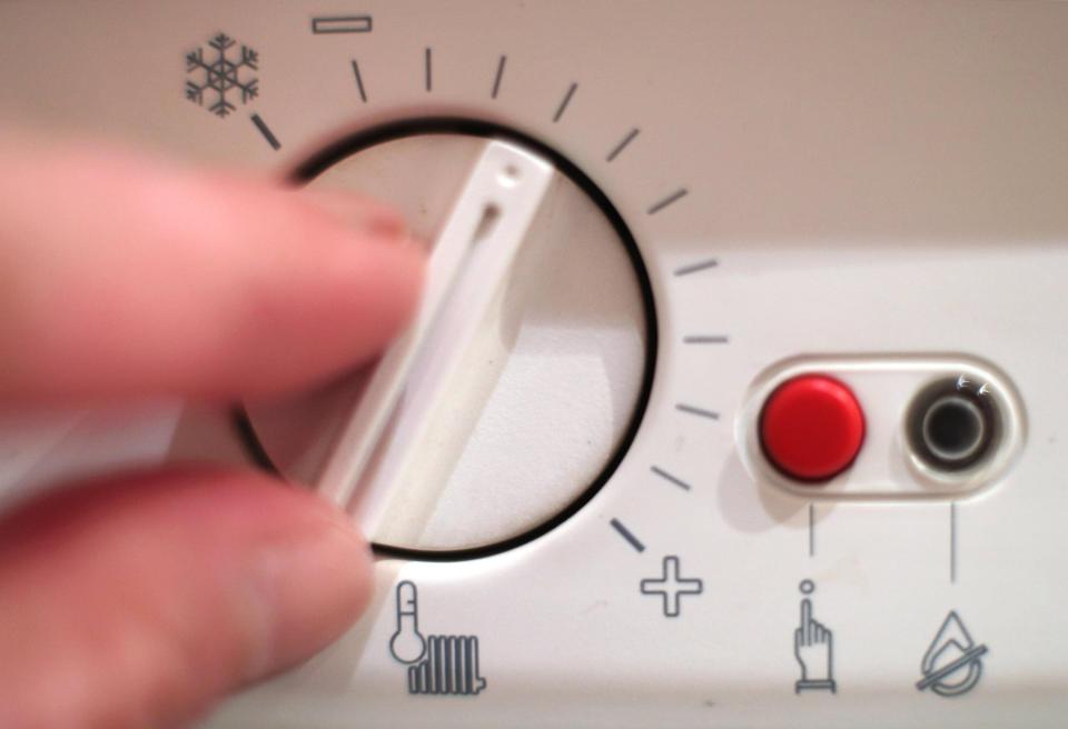  You should pay £259 on average for a new boiler circuit board