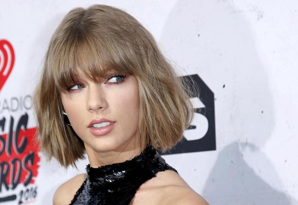  Taylor Swift has been pipped to the post by Justin Bieber