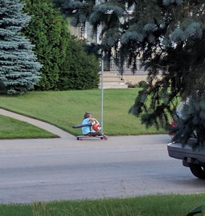  This kid uses a SKATEBOARD to make clearing up fallen leaves extra speedy