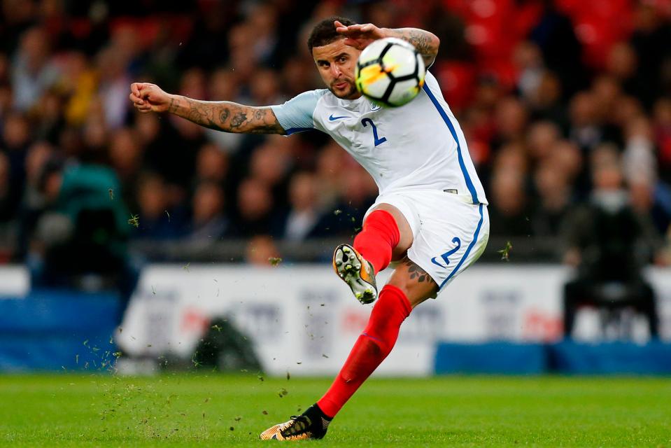  Kyle Walker stepped up to take a free-kick ahead of Kane and Henderson