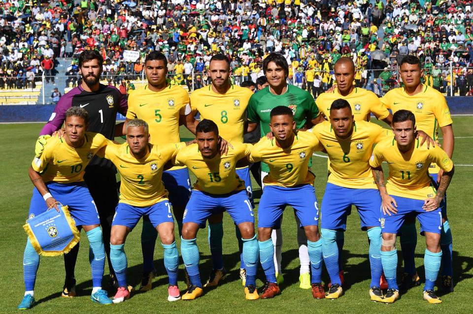  Marcelo Moreno ended up at the centre of Brazil's pre-match photo