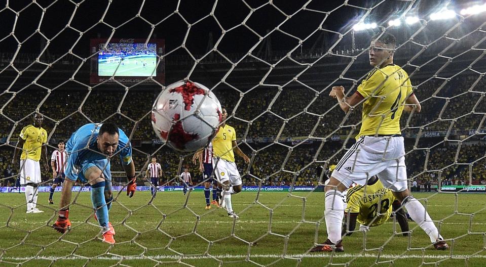  David Ospina's pair of blunders cost Colombia dearly