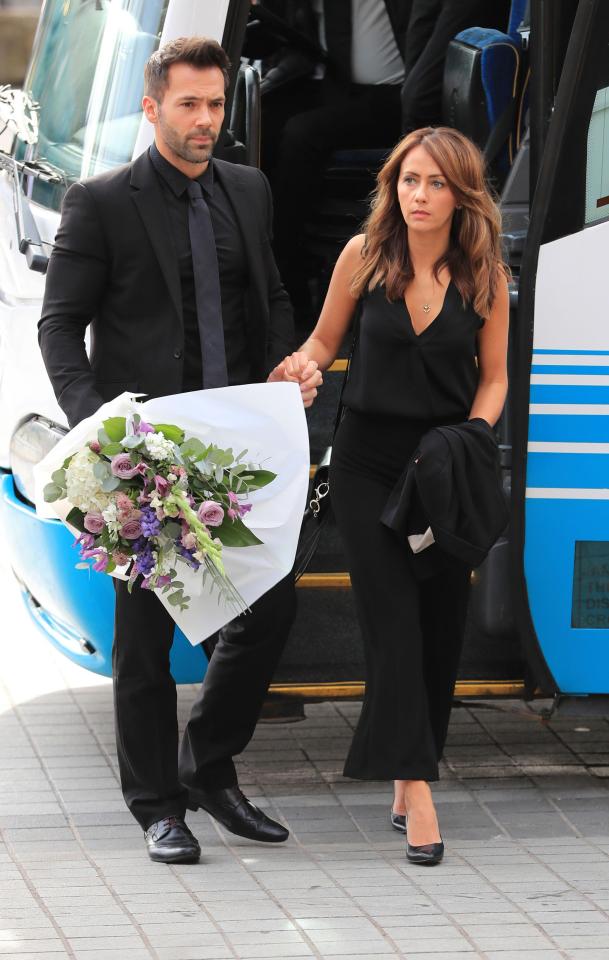  Samir held onto her flowers as she got off the bus