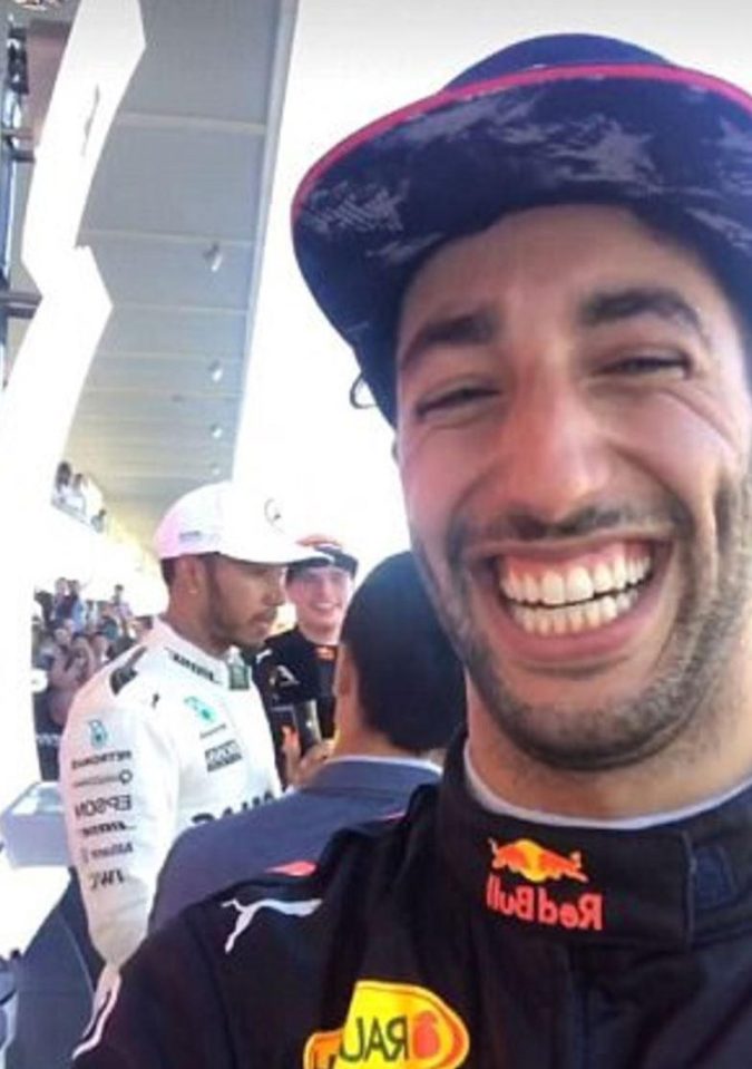  Daniel Riccardio delivers an unexpected photo finish for winner Lewis Hamilton